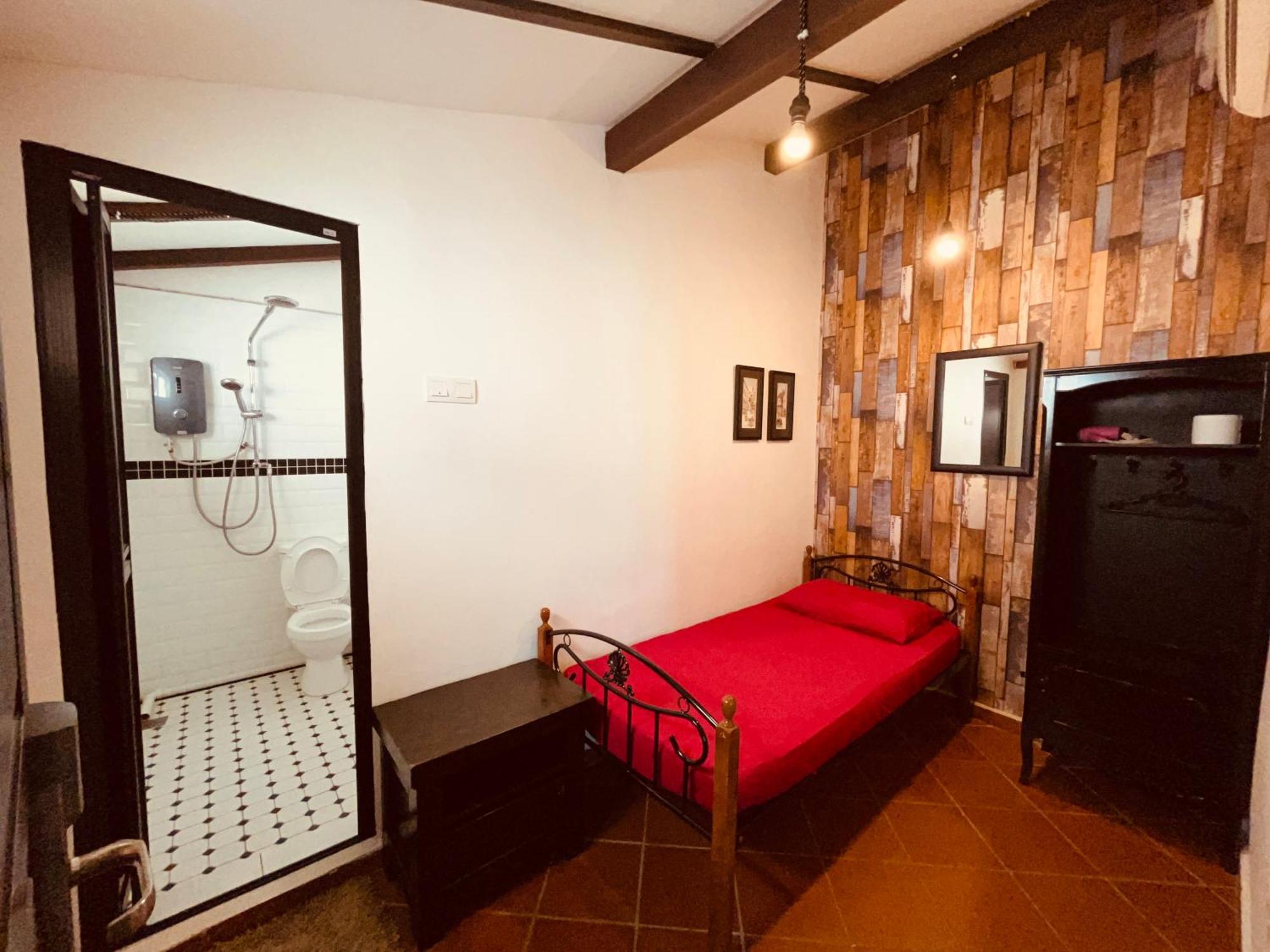 New Great Shanghai Female Hostel George Town Bagian luar foto