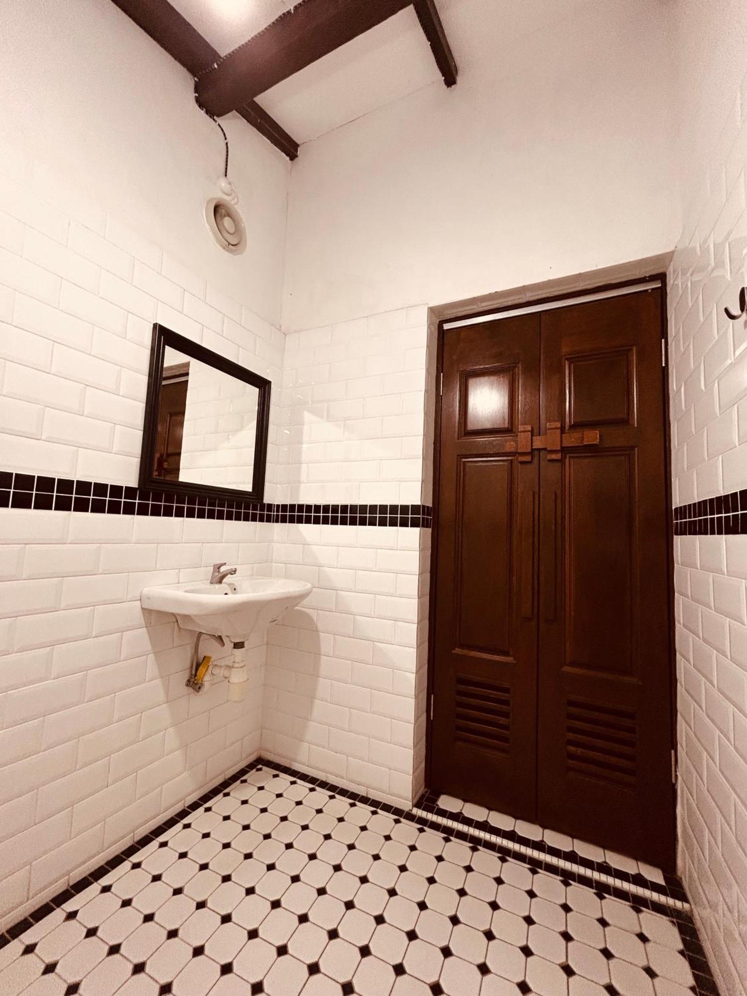 New Great Shanghai Female Hostel George Town Bagian luar foto